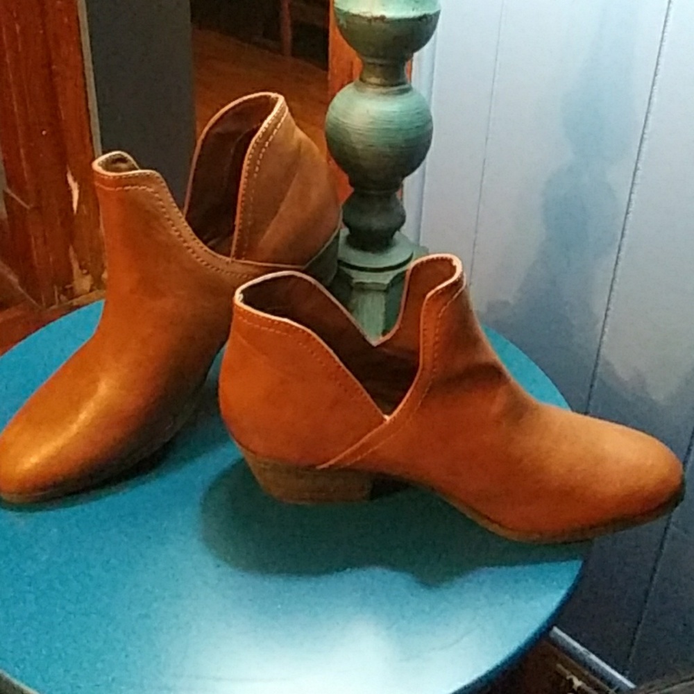 Never worn Faded Glory Booties!